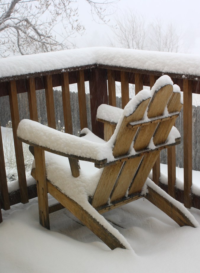 chair-in-snow